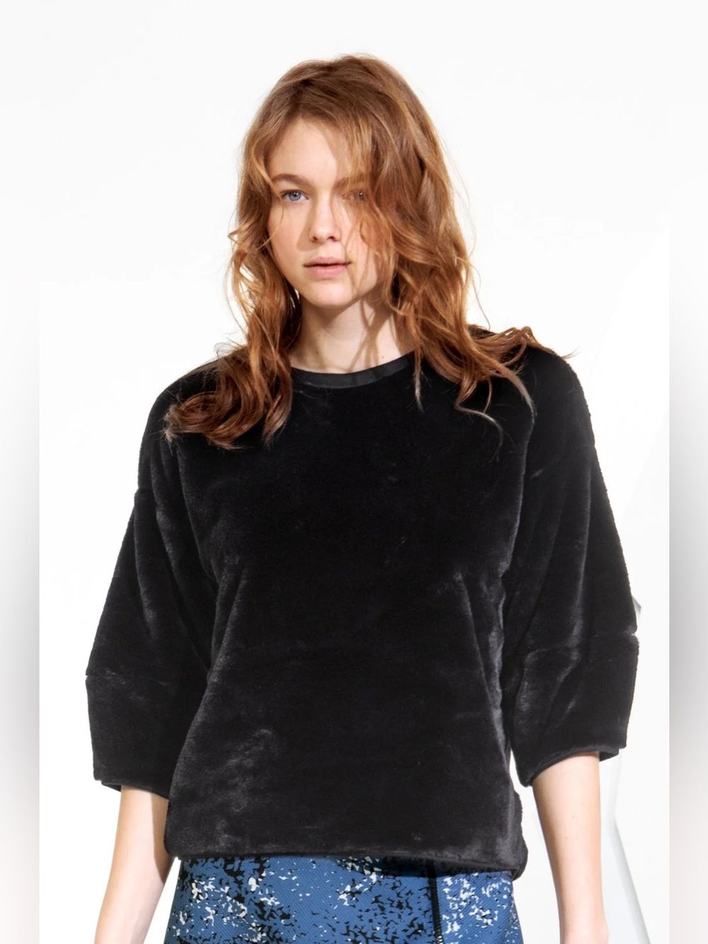 Cop. Copine Dodoma Black sweater in faux fur noir